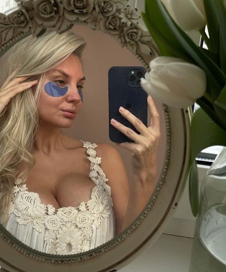 Lady Gorbunova actrice sexy images