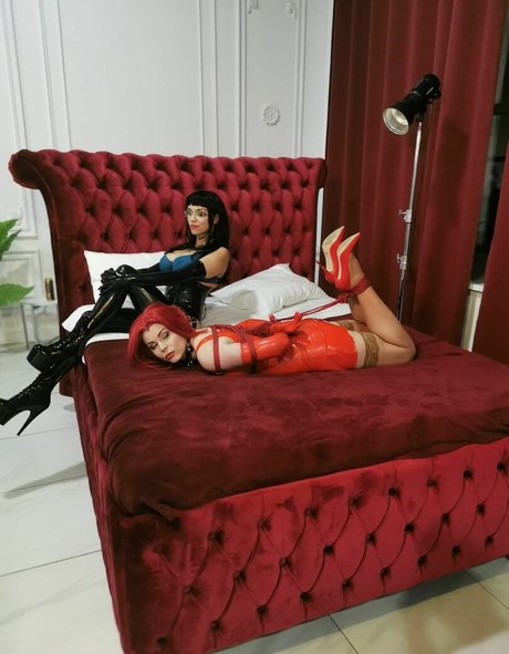 Anya Ichios star du porno en haute qualité photo