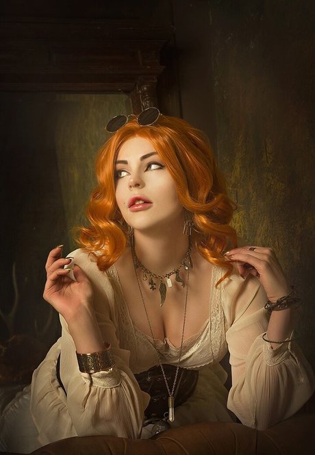 Anya Ichios haut modèle galerie