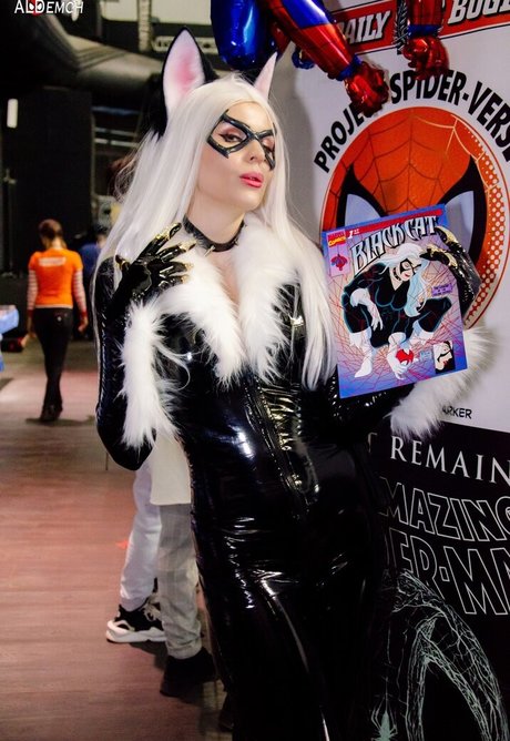 Anya Ichios xxx étoile img