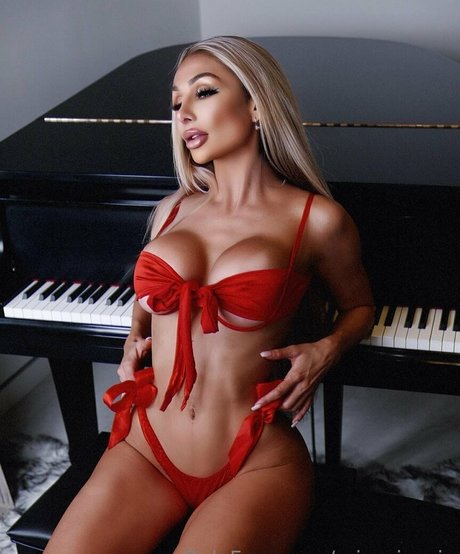 missnicusia star du porno exclusive images