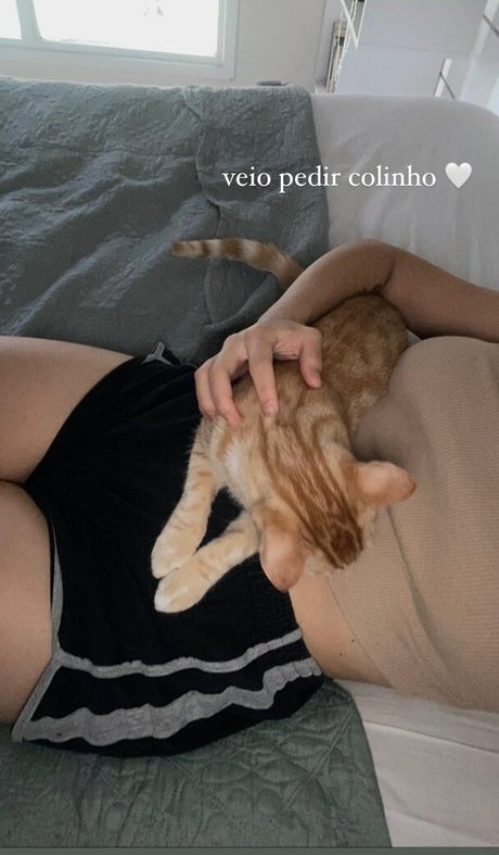 Eduarda Yuni modèle gratuit archive