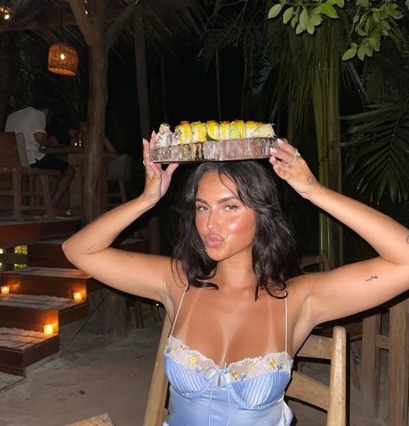 Claudia Tihan étoile hd collection