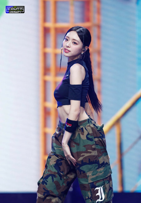 tatouages ​​blonds onlyfans érotique chaud img