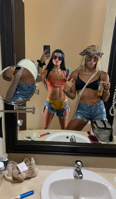 influenceur des médias sociaux onlyfans chaud des photos