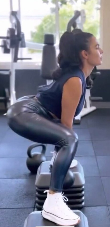 Nadine Velazquez star pornographique photo