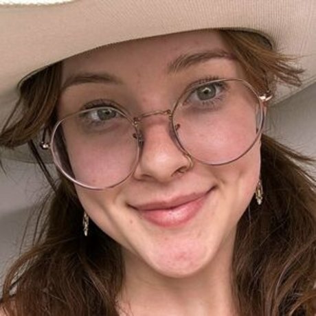 snaakecharmerr modèle nu galerie