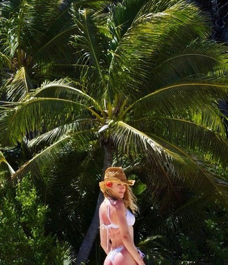 Melissa Roxburgh étoile exclusive img