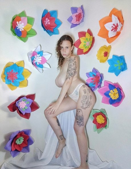 Yasmin avrahami jolie actrice photo