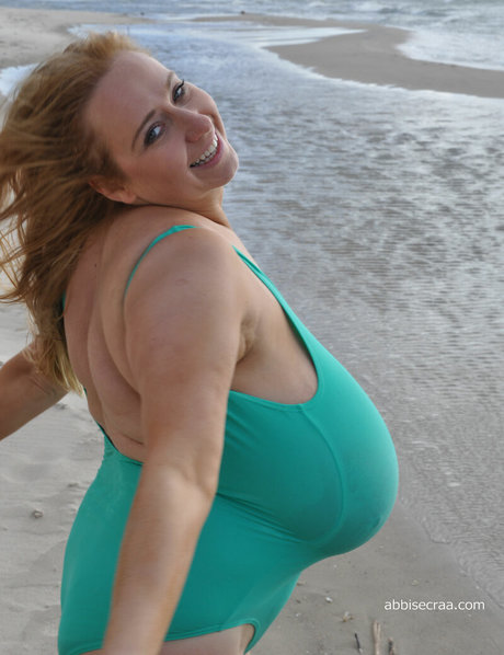 Abbi Secraa étoile exclusive des photos