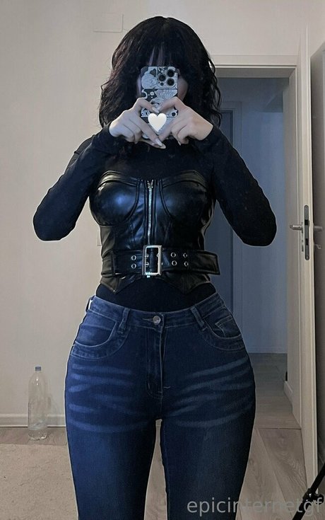 anna san actrice nue archive