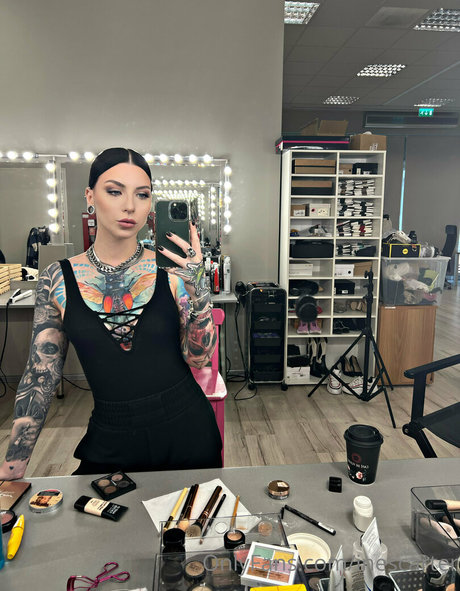 inkedines star du porno de haute qualité photo