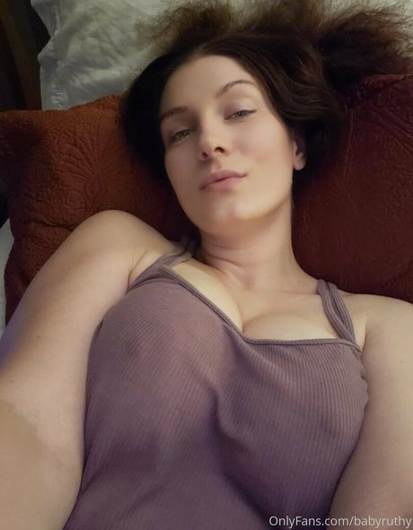babyruthy star du porno sympa img