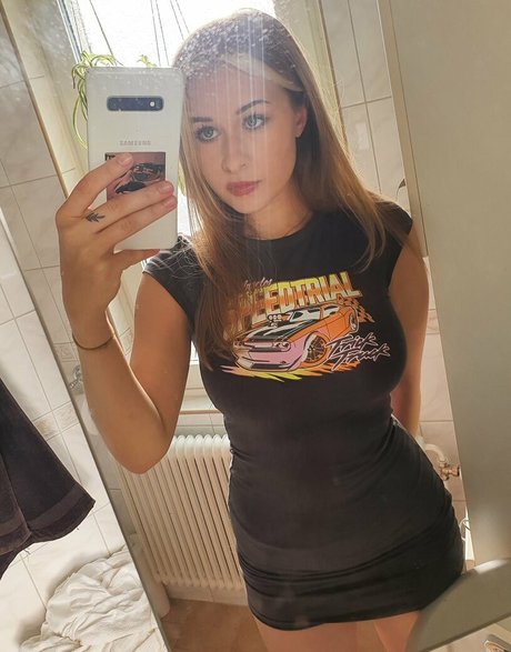 elina twich star du porno exclusive photos