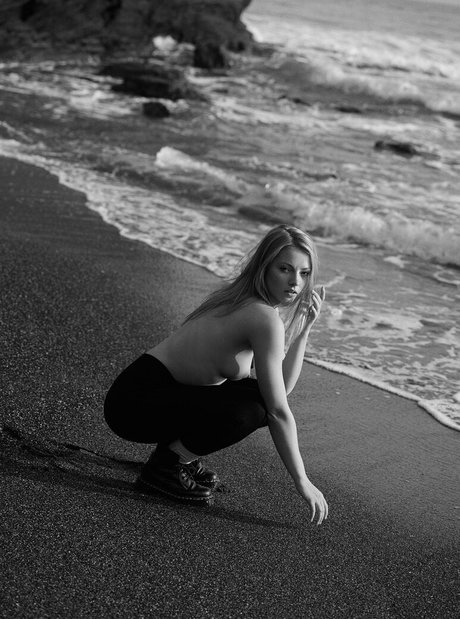 Sophie La Sage jolie star du porno img