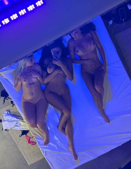 Karlyane Menezes nus star du porno des photos