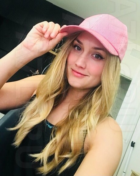 Naomi Kyle jolie actrice images