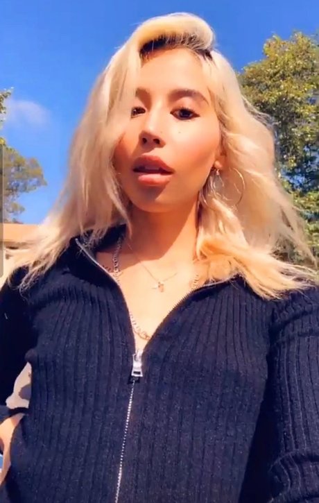 Charisma Kain modèle de haute qualité archive