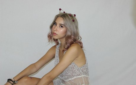 hippies uniquementfans nus galeries