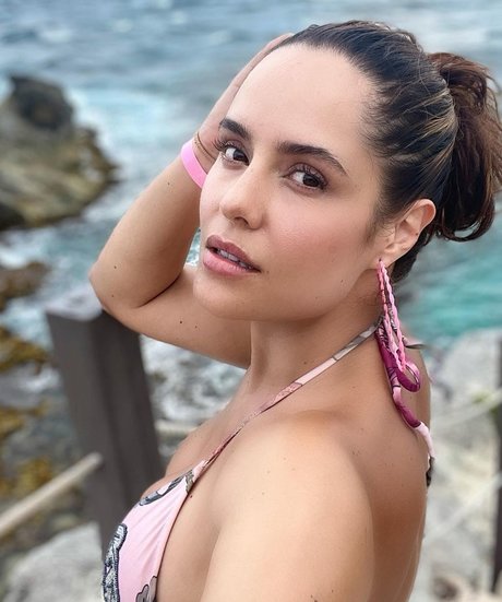 Ana Lucia Dominguez star du porno xxx photo