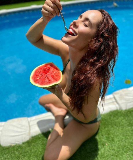 Ana Lucia Dominguez étoile chaude images