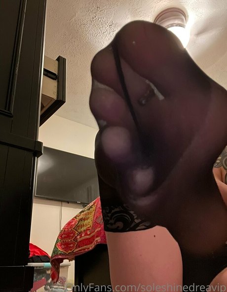 soleshinedreavip actrice adulte photos