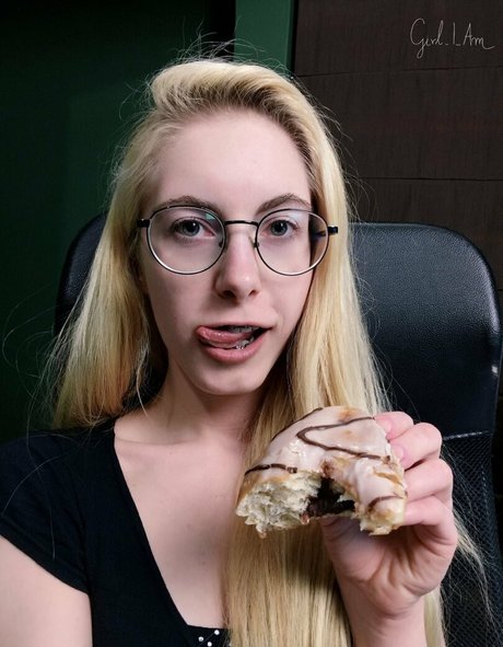 nikki gia vip étoile galerie