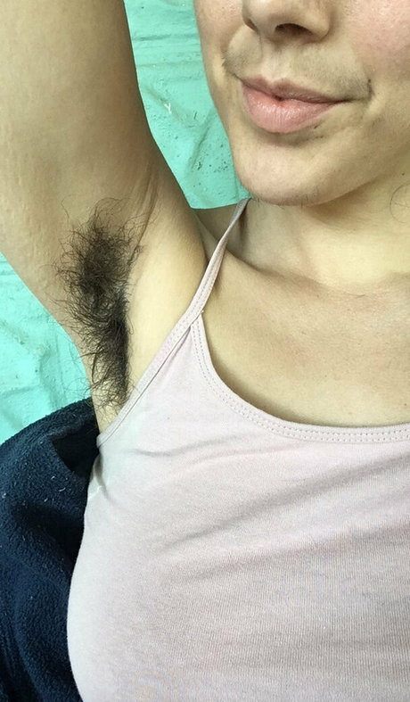 Scarlet Labelle modèle artistique des photos