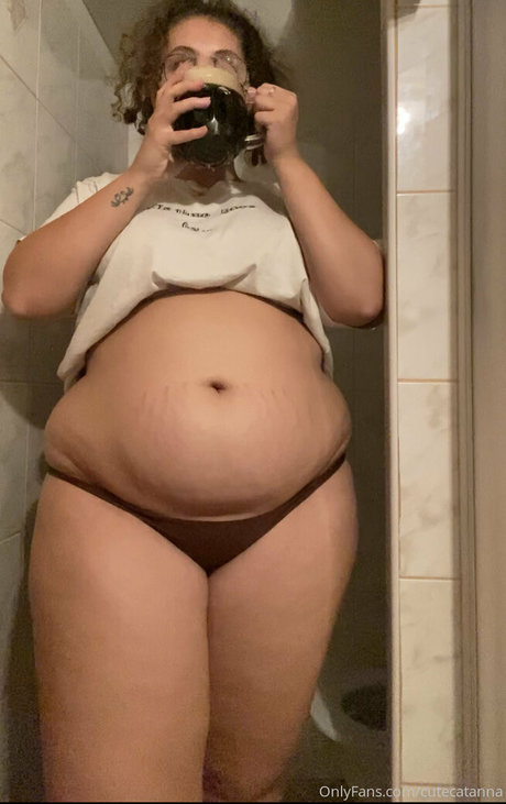 cutecatanna modèle magnifique des photos