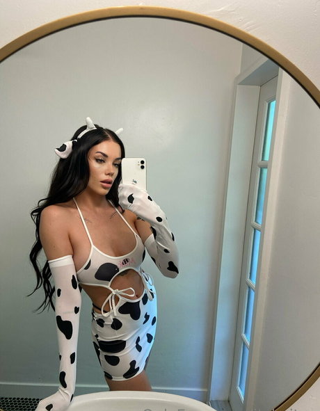 itssaraxo art modèle image