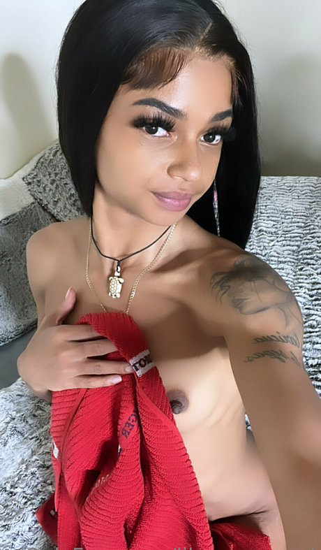 fellation publique onlyfans hd photo