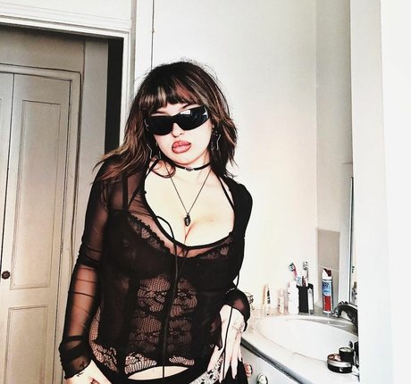 Maddy Adderley art modèle photo