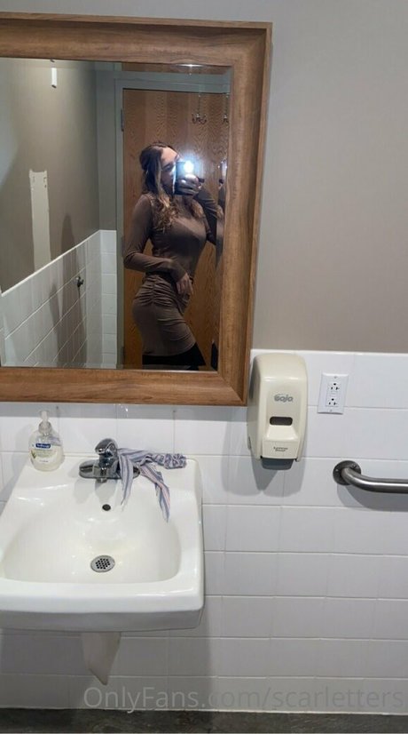 scarletters actrice nue galerie