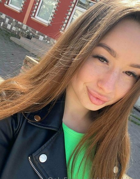 alicee kisss modèle porno des photos