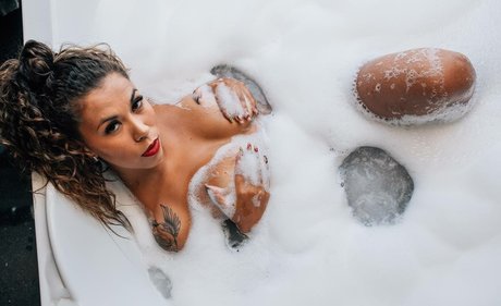 Raica star du porno exclusive des photos