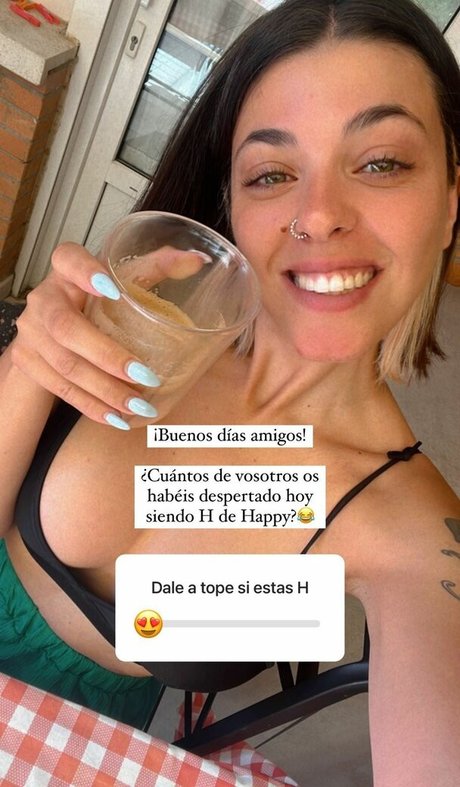 Marta De Lola modèle de haute qualité images