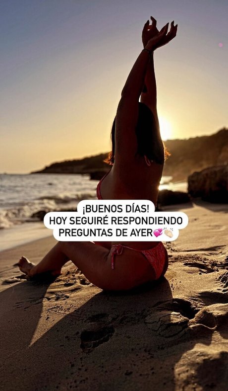 Marta De Lola beau modèle galeries