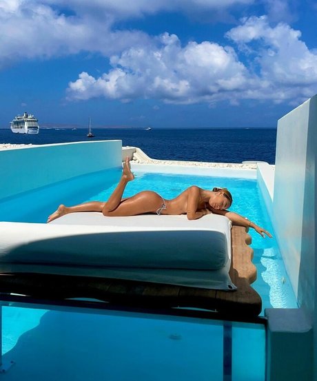 Eva Marisol Gutowski belle étoile images