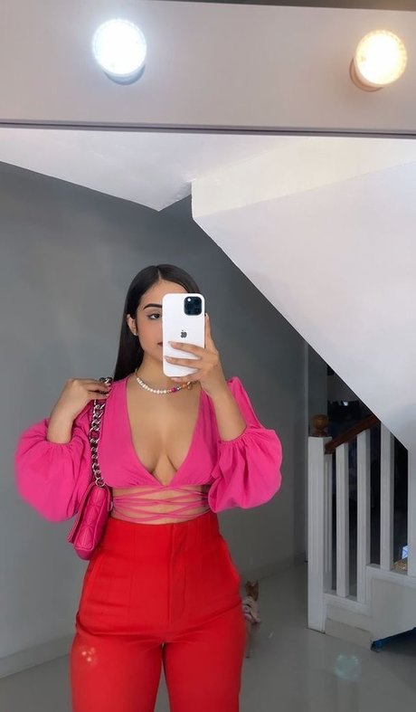 Frida Najera haut étoile images