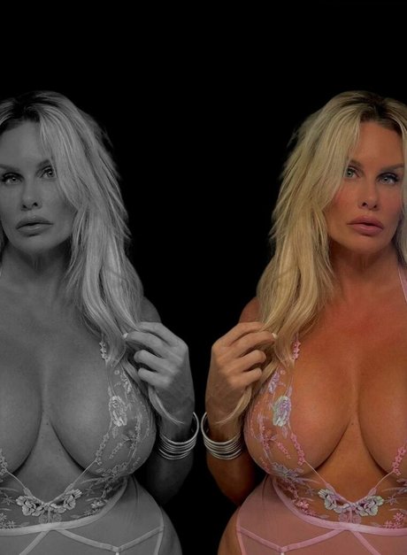 Rebeccalynne d modèle nu des photos