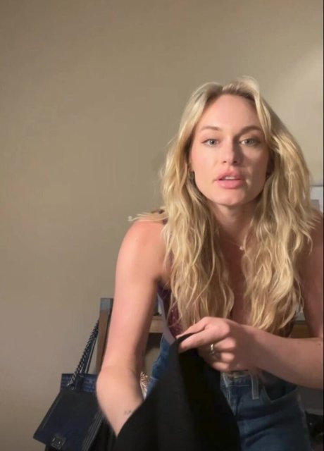 Leven Rambin star du porno hd des photos