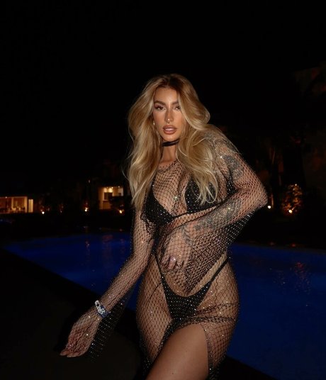 Vitoria Mondoni modèle sexy images