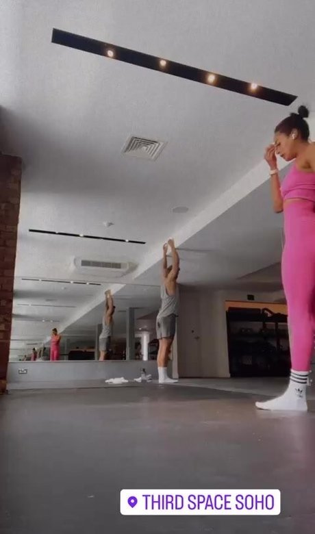 Shirin Olivia belle star du porno img