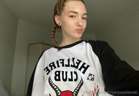 sonyasolanski star du porno gratuite des photos