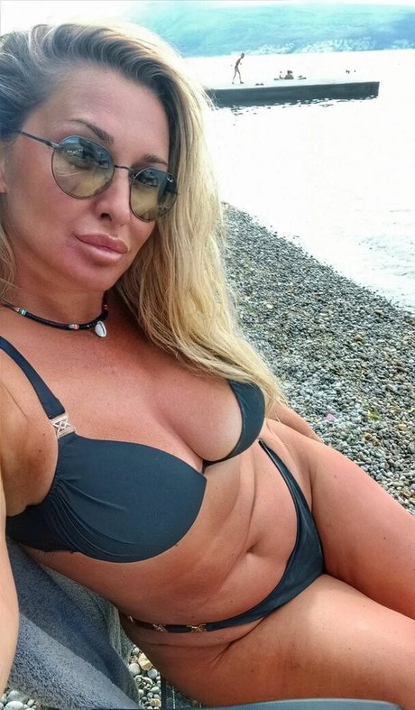 Justwoman 42 joli modèle galeries