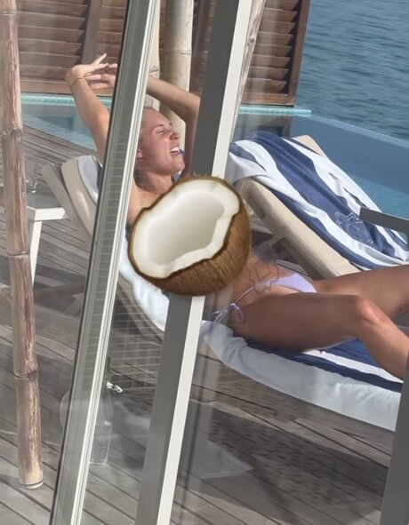 Megan McKenna modèle porno collection