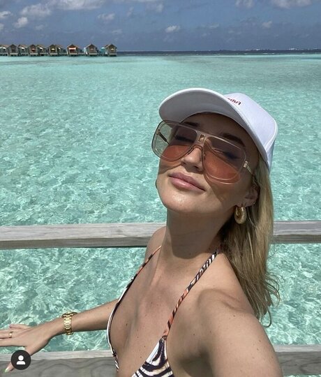 Megan McKenna modèle parfait des photos