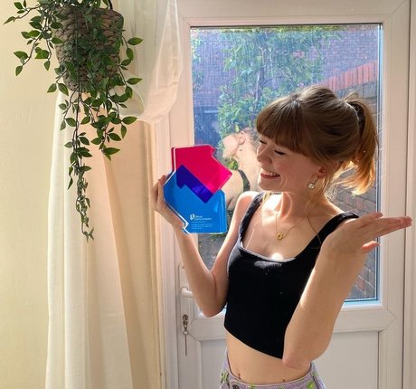 Maisie Peters belle star du porno photos