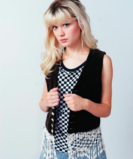 Maisie Peters star du porno nue galeries