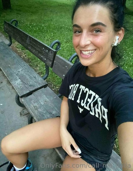 call me juliia actrice libre images